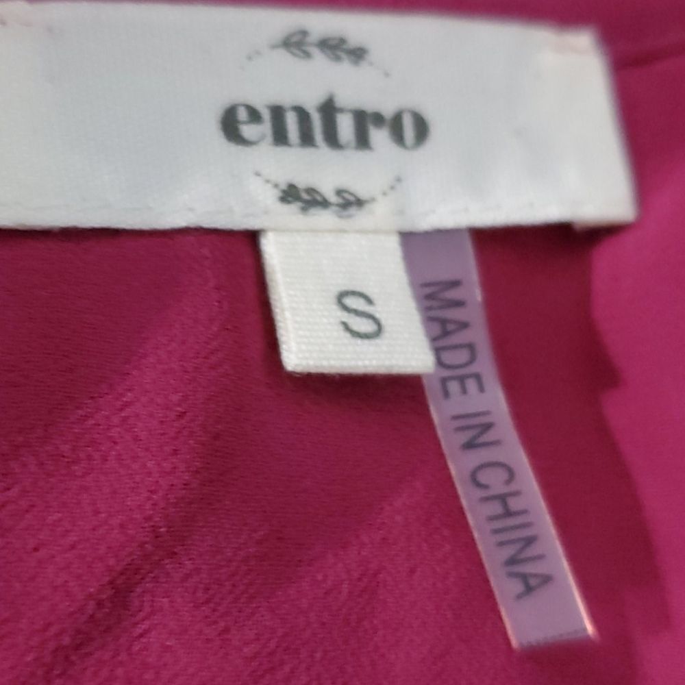 💲✂️ Entro, Berry Lace Overlay Top with Ruffle Detail-Size Small - Picture 9 of 10